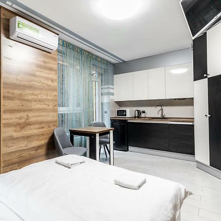 Balabana Red Apartment Lviv Bagian luar foto