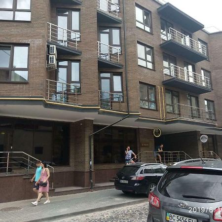 Balabana Red Apartment Lviv Bagian luar foto