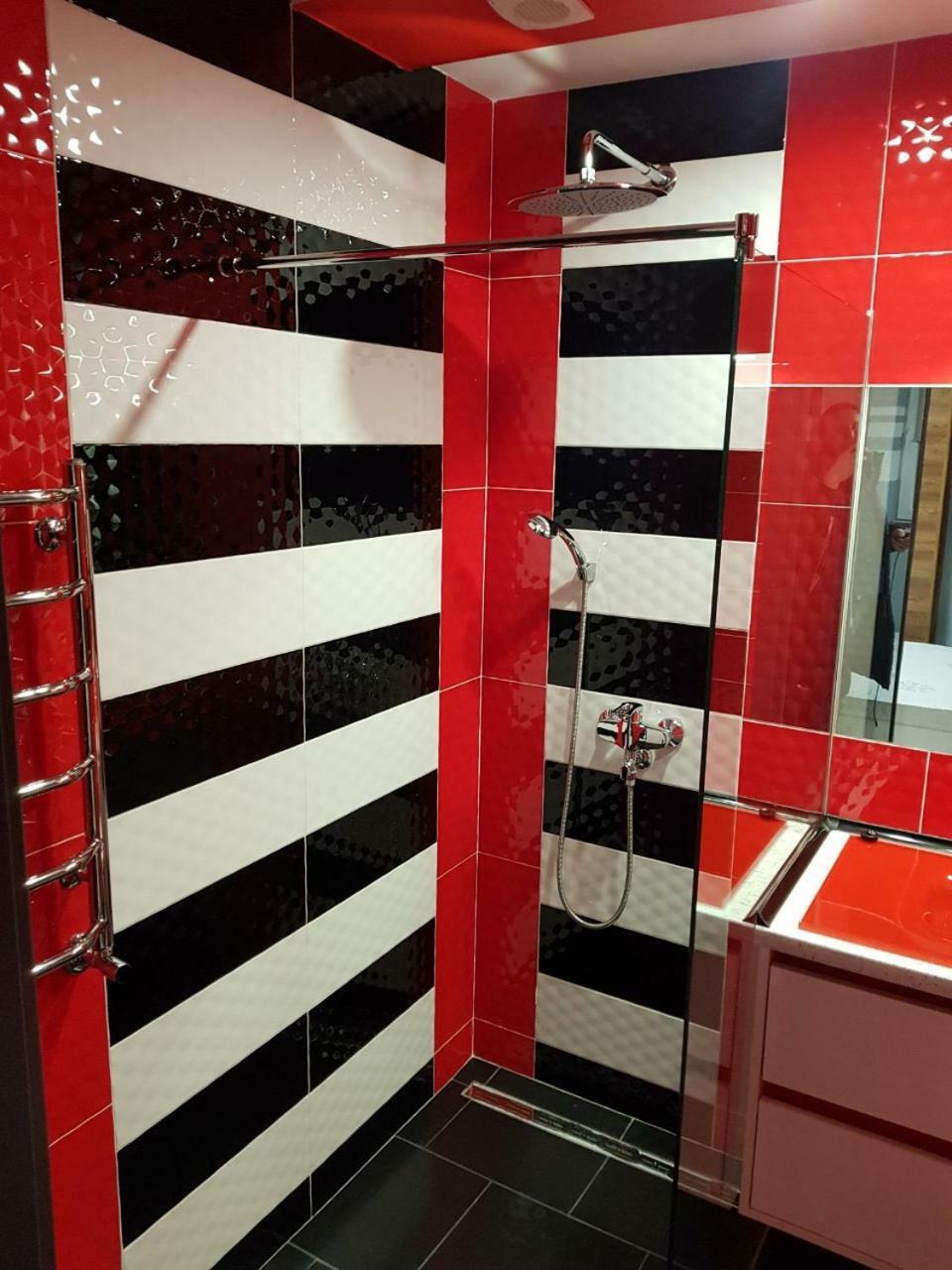 Balabana Red Apartment Lviv Bagian luar foto