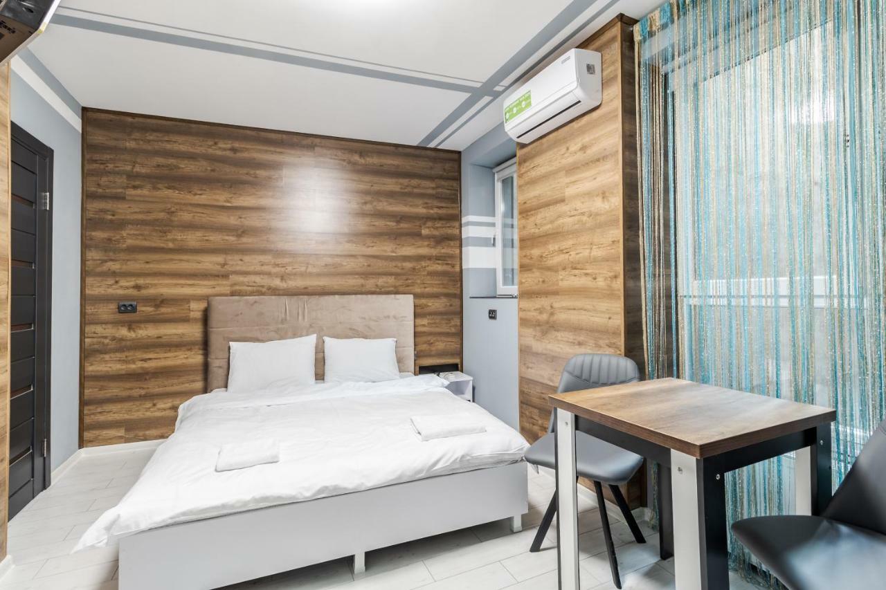 Balabana Red Apartment Lviv Bagian luar foto