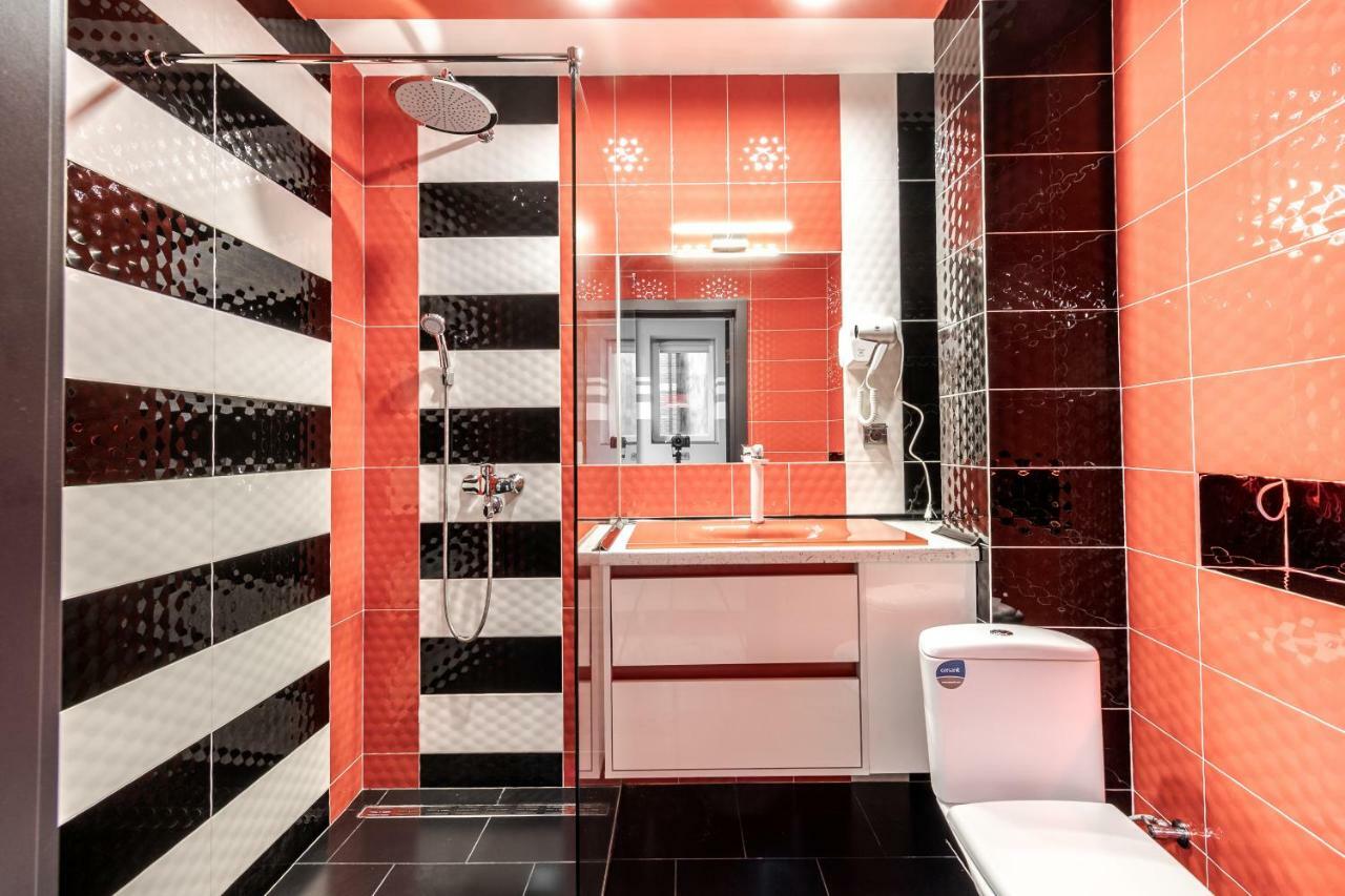 Balabana Red Apartment Lviv Bagian luar foto