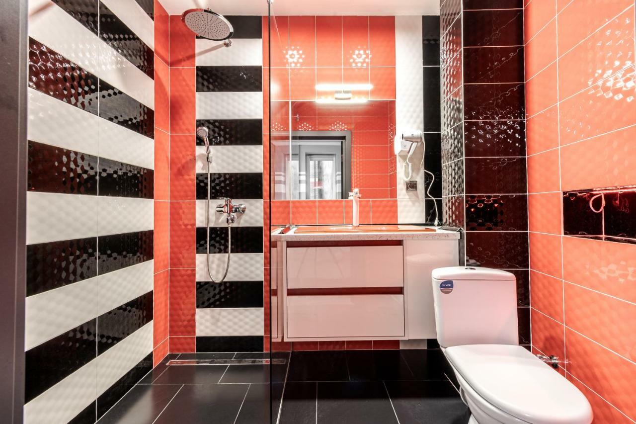 Balabana Red Apartment Lviv Bagian luar foto