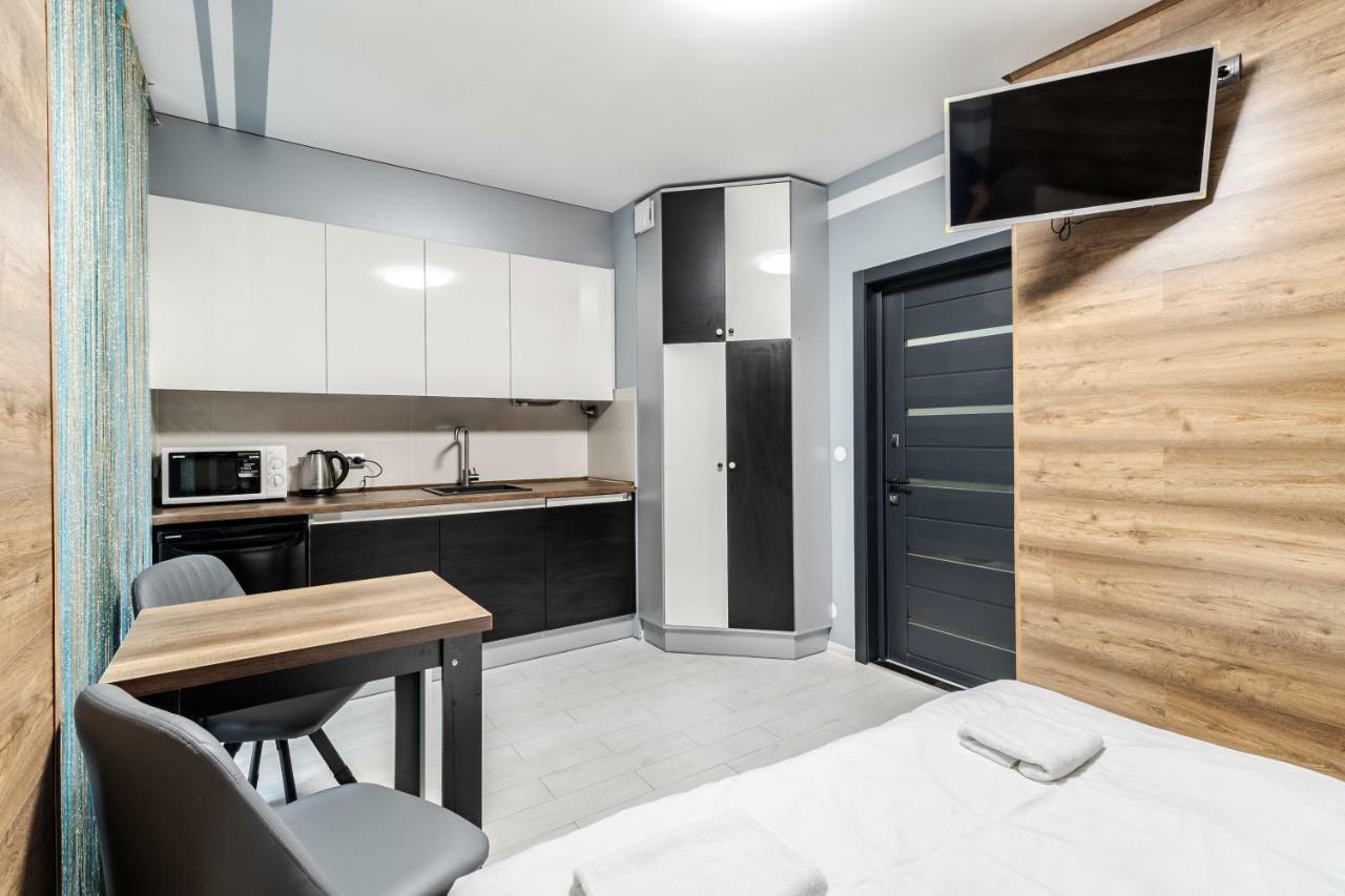 Balabana Red Apartment Lviv Bagian luar foto