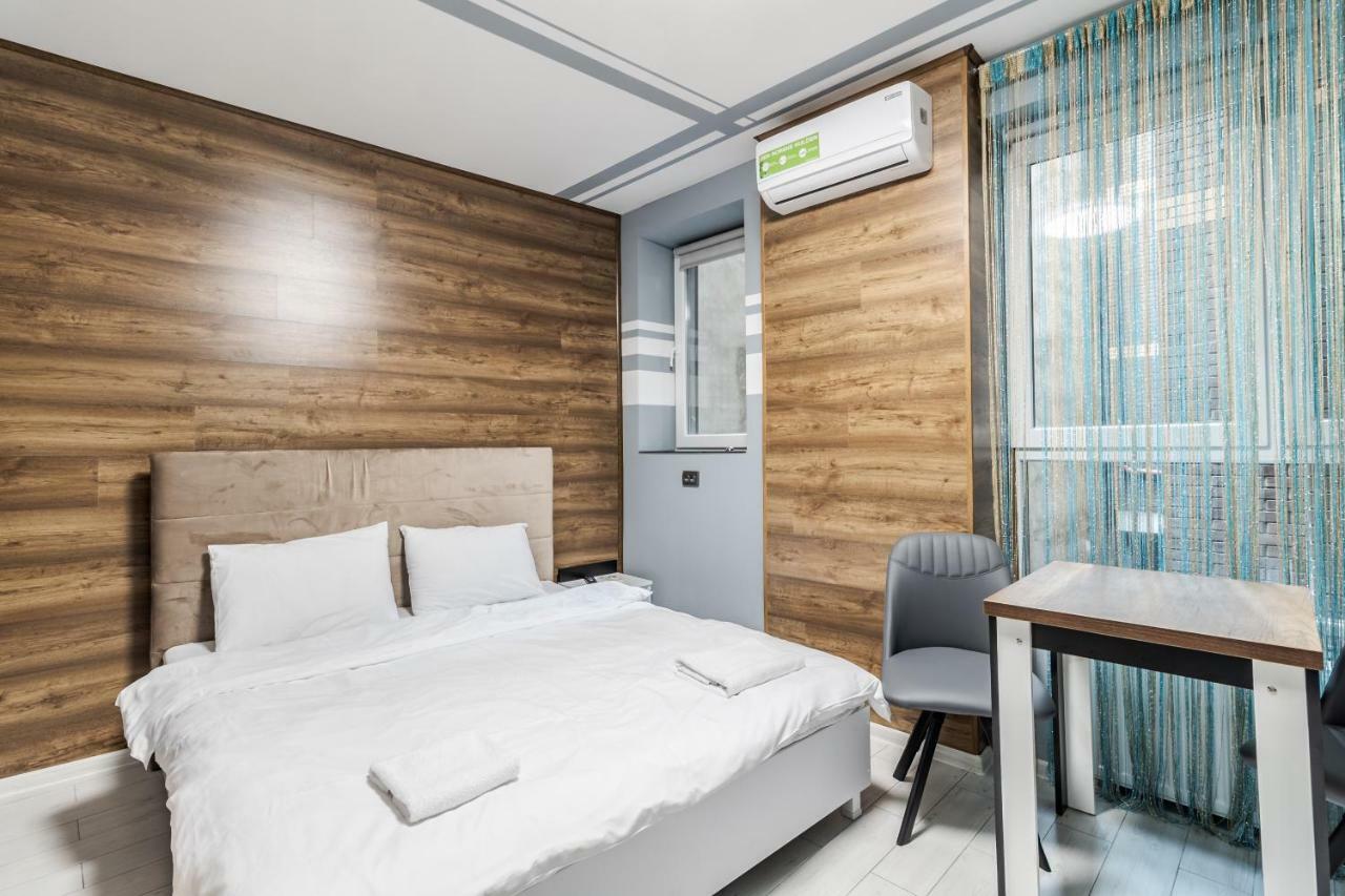 Balabana Red Apartment Lviv Bagian luar foto